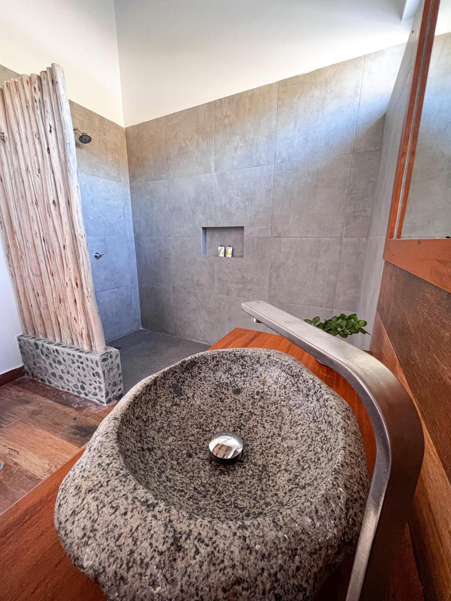 Diem Vichayito Beachfront Eco-Luxury Екстер'єр фото